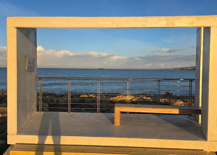 Dahan Sirena Lighthouse Luxury Lägenhet Paphos